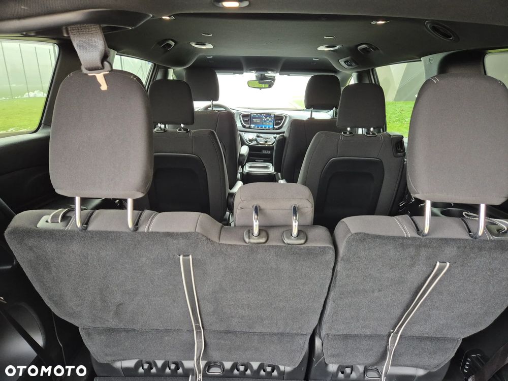 Chrysler Pacifica - 21