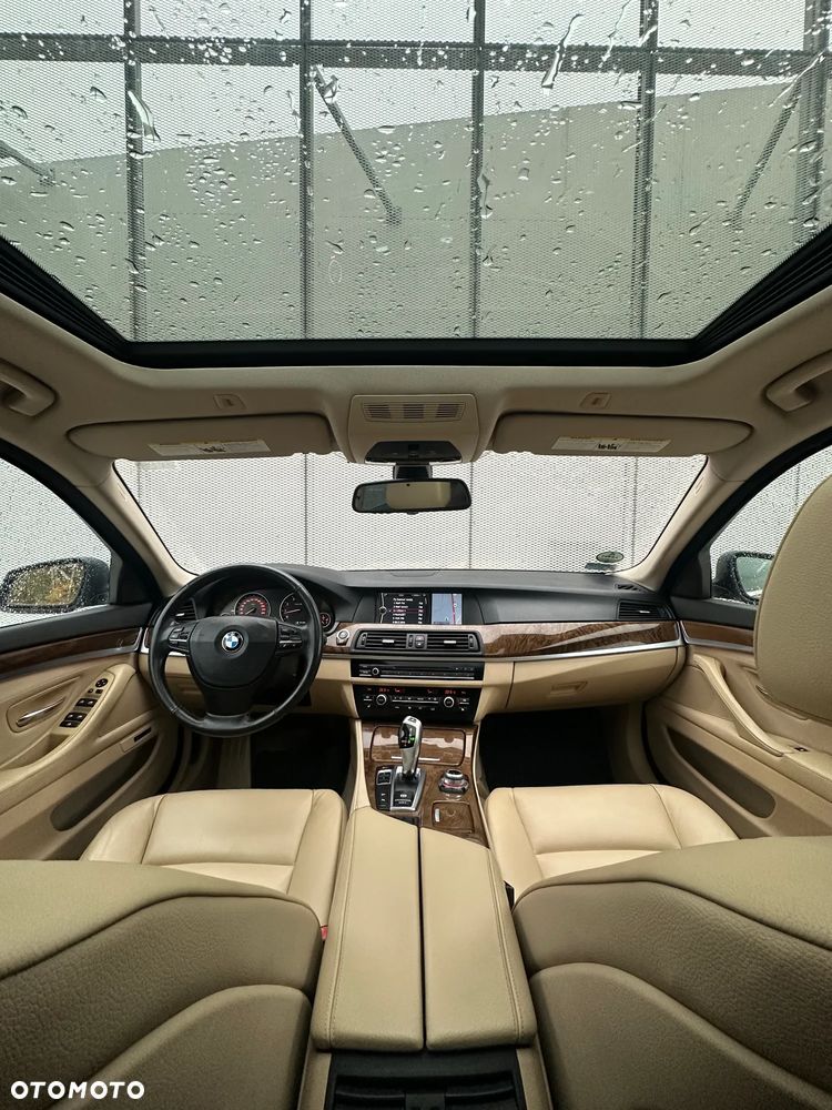 BMW Seria 5 528i xDrive Luxury Line - 10