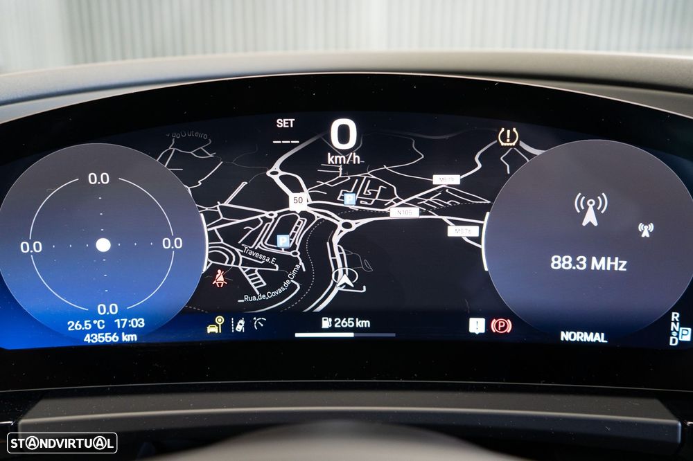 Porsche Macan Electric 4 - 5