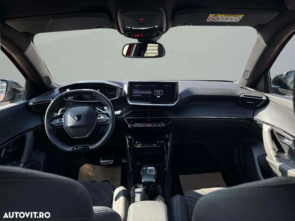 Peugeot 2008 1.2L e-DCS6 MHEV GT - 8