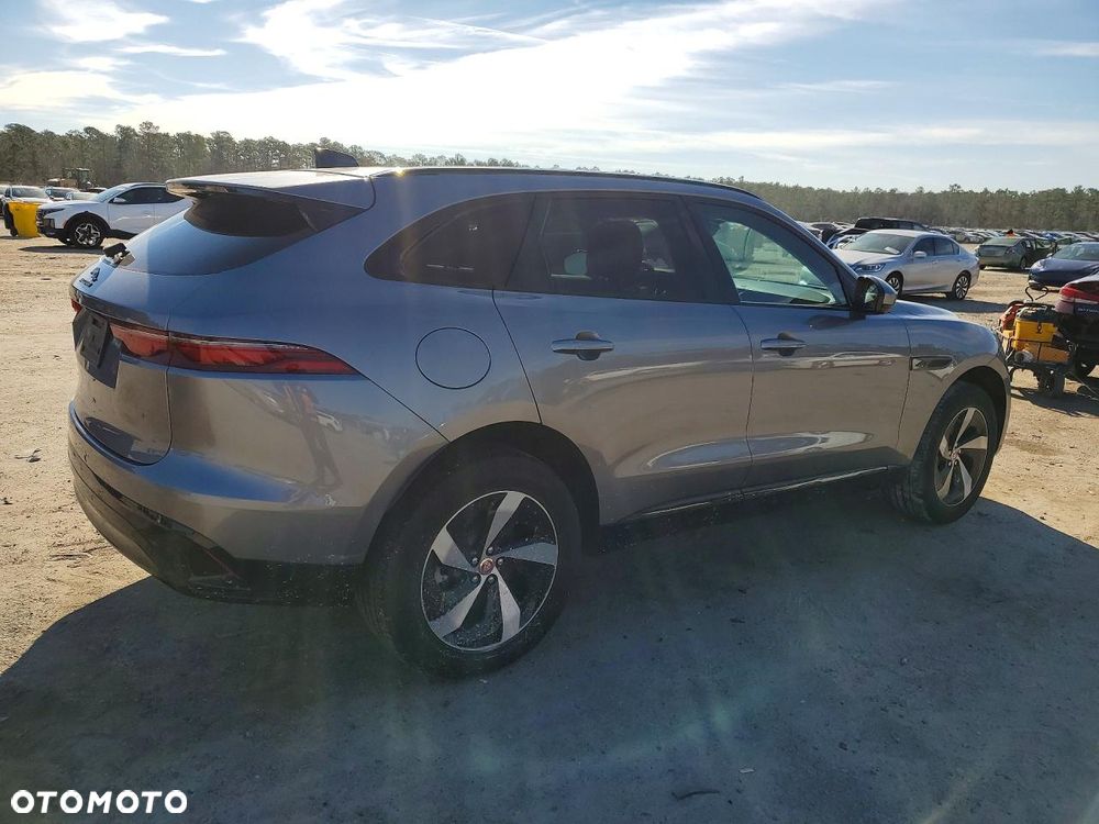 Jaguar F-Pace P400 AWD R-Dynamic S - 4
