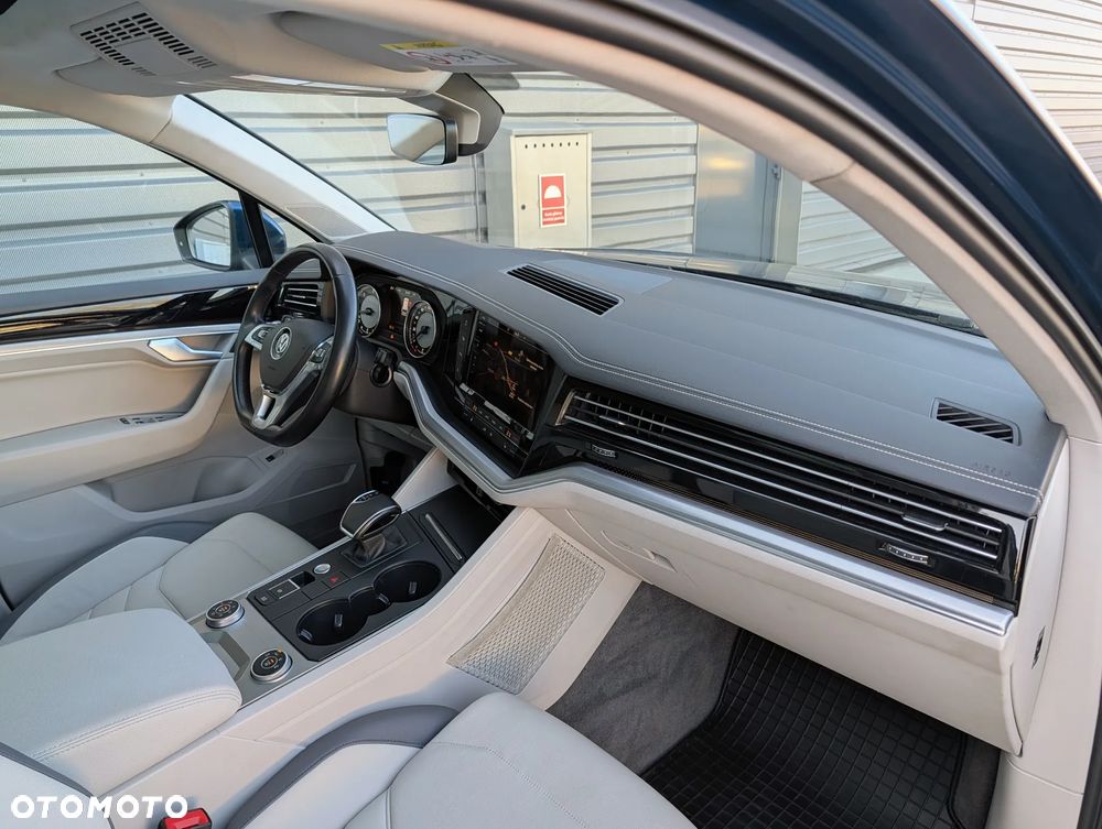 Volkswagen Touareg 3.0 V6 TDI 4Motion DPF Automatik R-Line - 5