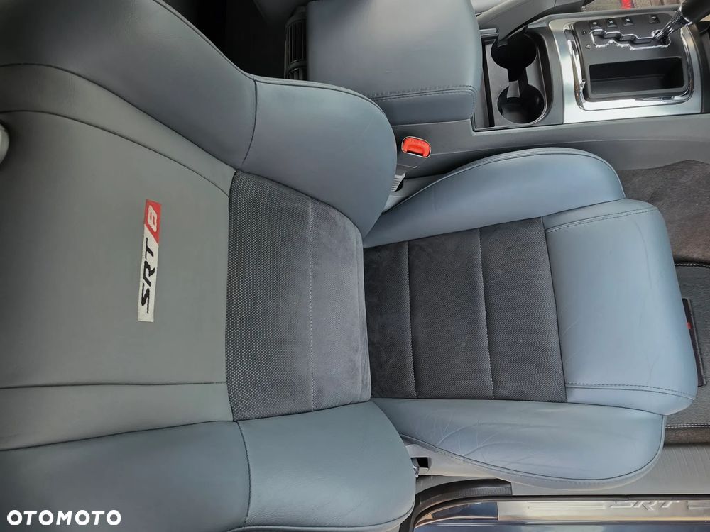 Jeep Grand Cherokee - 28