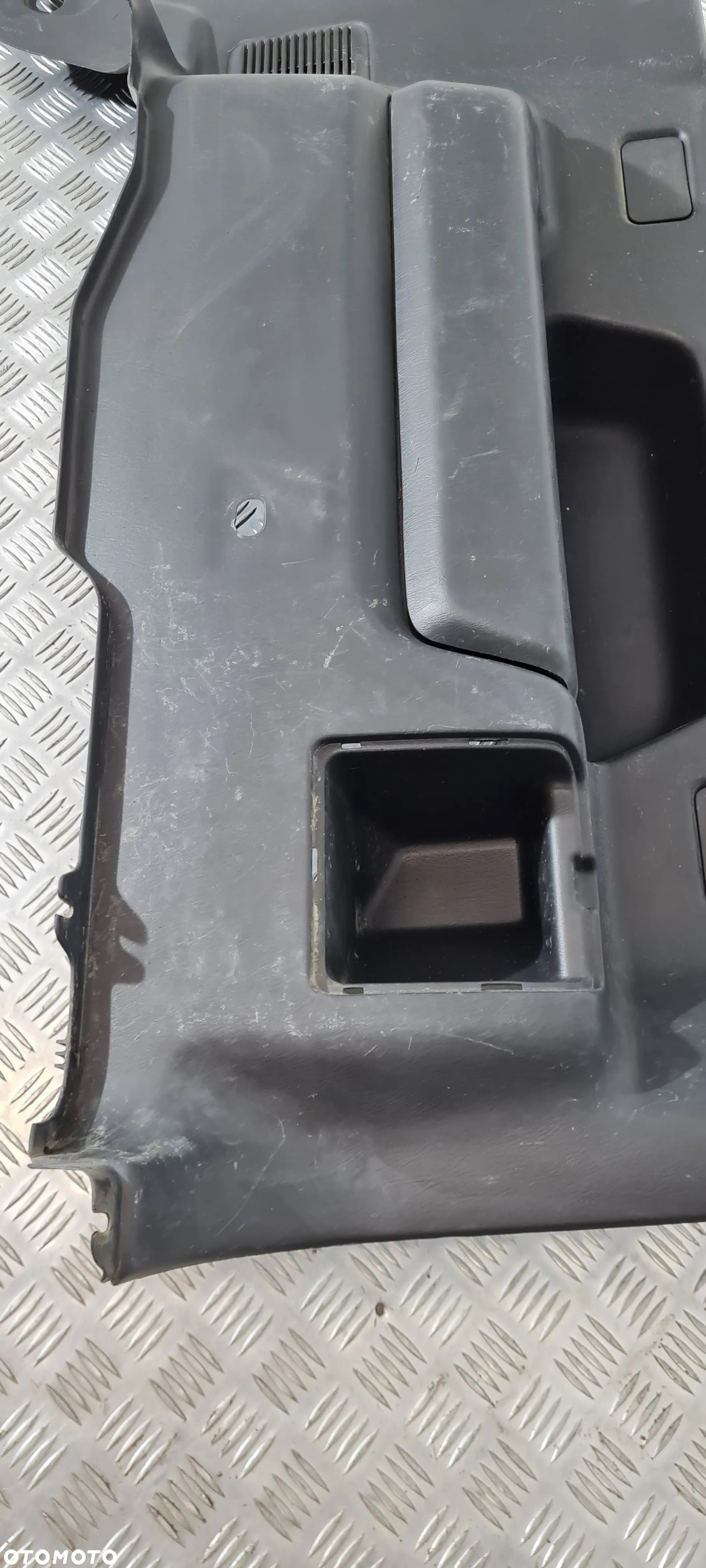 Suzuki Jimny Tapicerka Boczek Bagażnika - 14