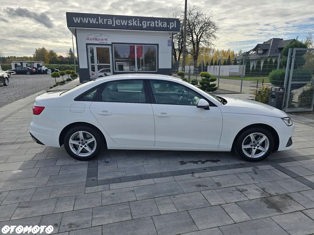 Audi A4 Limousine - 1