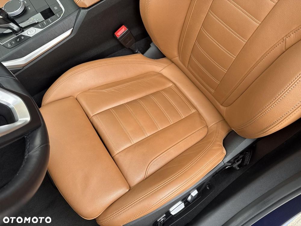 BMW Seria 3 330e Luxury Line - 14