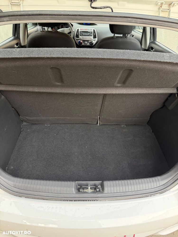 Hyundai i20 1.1 CRDi M/T Confort - 10