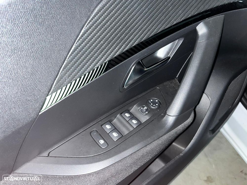 Peugeot 2008 1.2 PureTech Active - 29