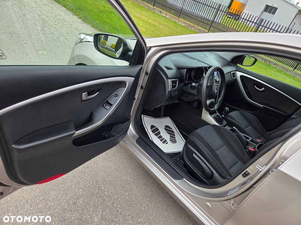 Hyundai i30 blue 1.6 CRDi Trend - 21