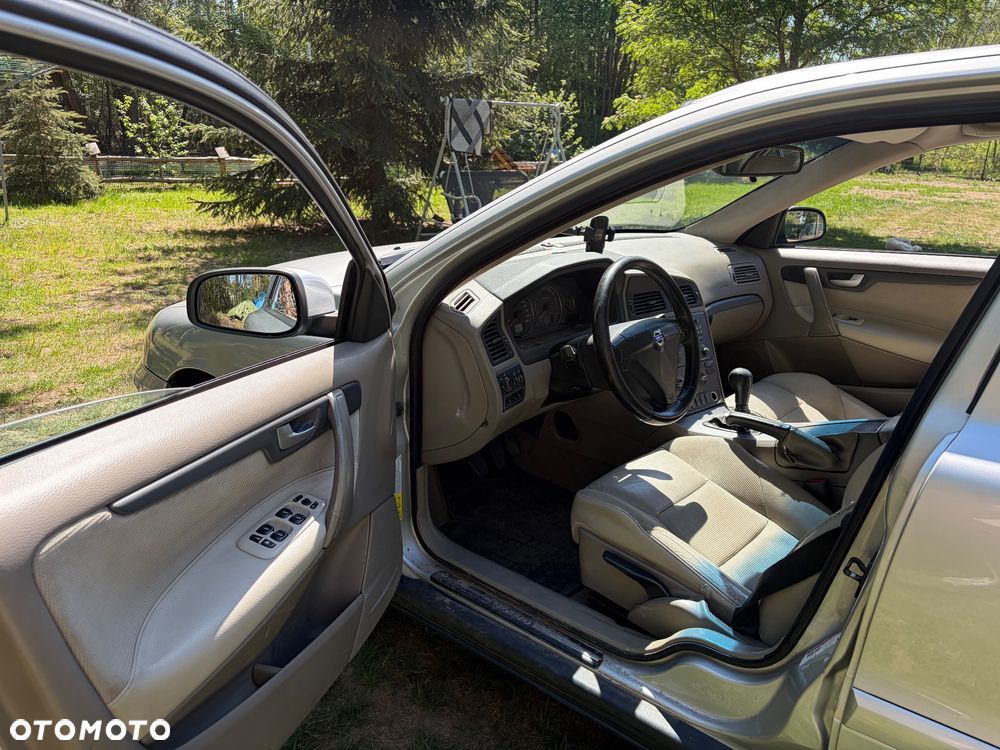 Volvo S60 2.4 D5 - 12