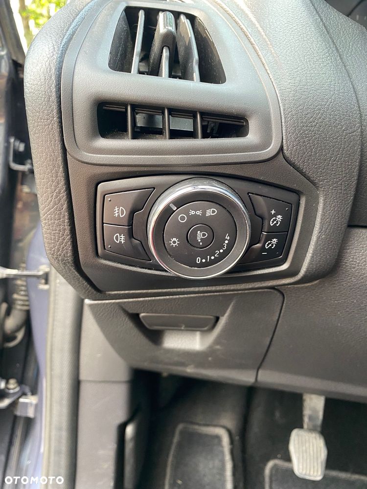Ford Focus 1.0 EcoBoost Trend - 23