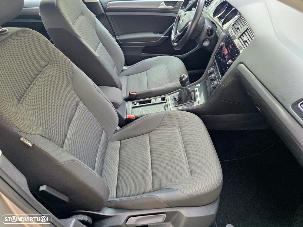 VW Golf 1.6 TDI Confortline - 46
