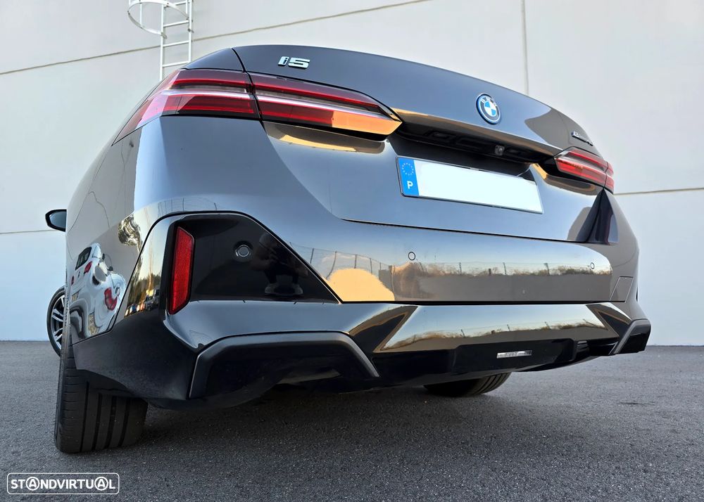 BMW i5 eDrive40 Pack Desportivo M - 12