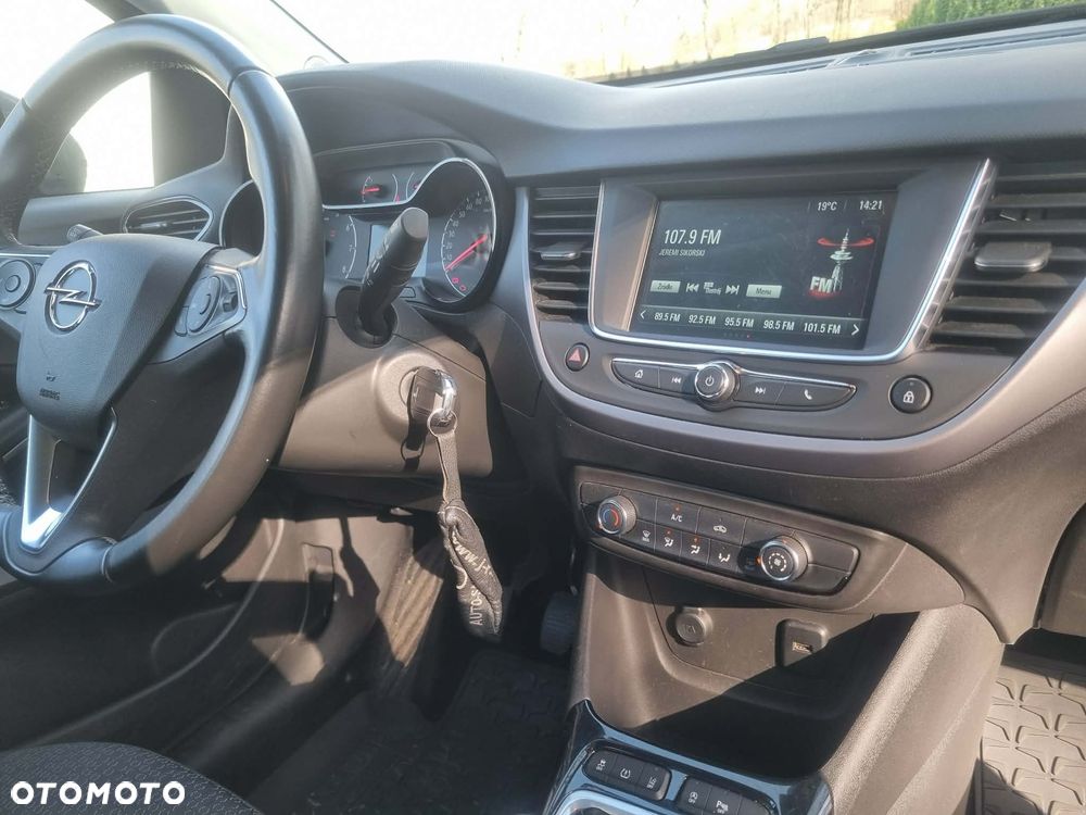 Opel Crossland X 1.2 Enjoy - 38