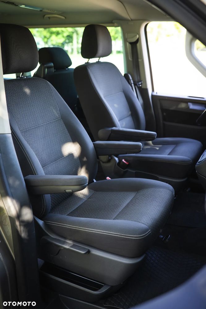 Volkswagen Multivan - 24