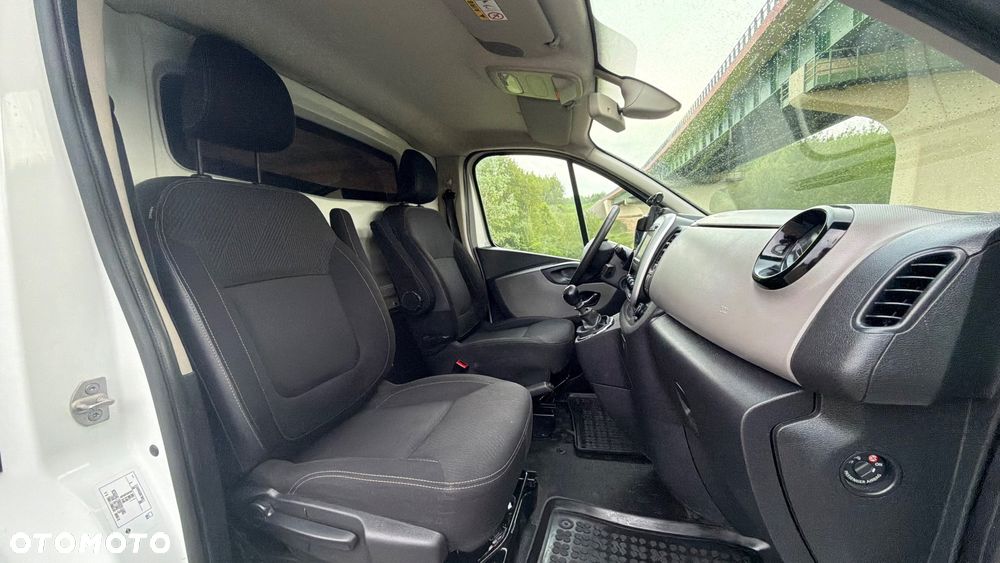 Nissan NV300 - 21