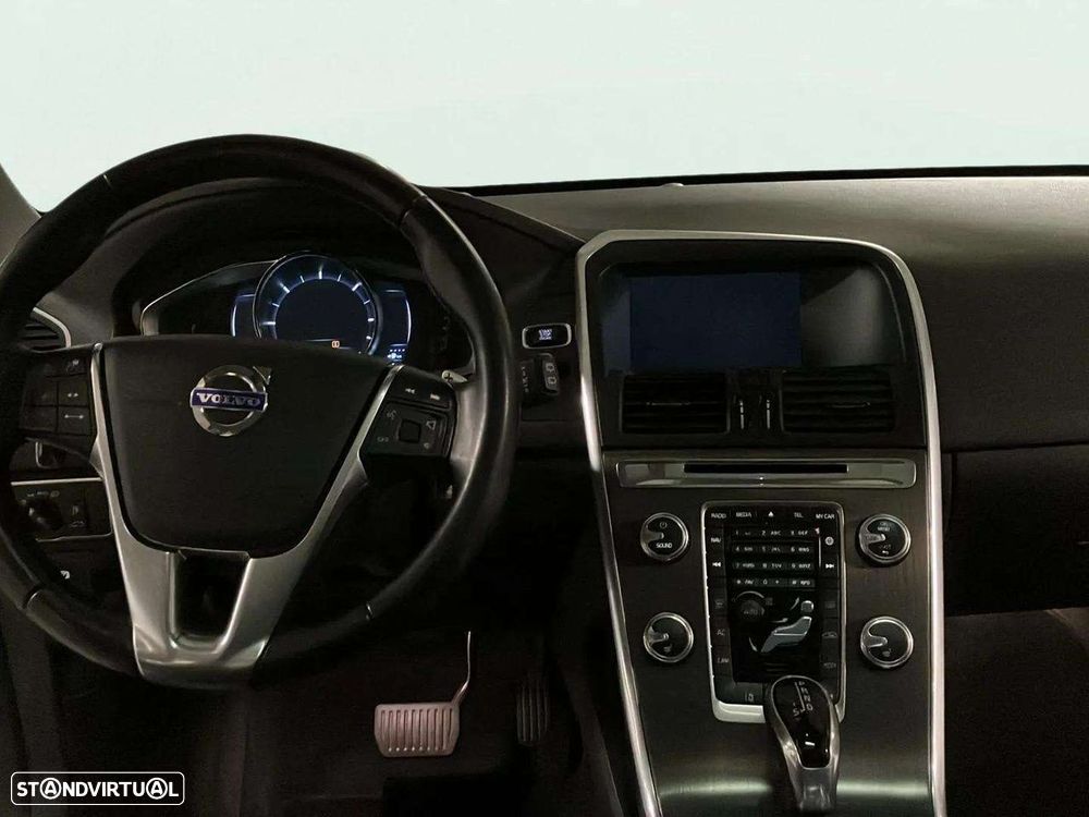 Volvo XC 60 2.0 D4 Momentum Plus Geartronic - 9