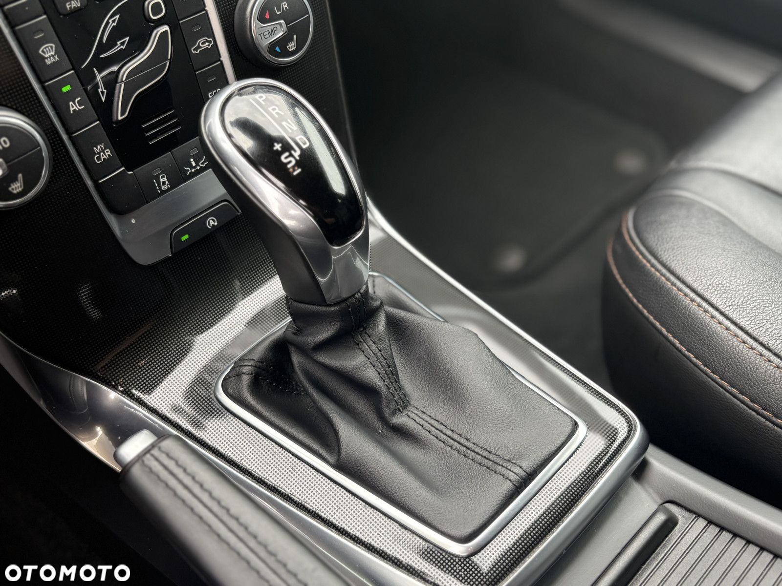 Volvo V40 - 18