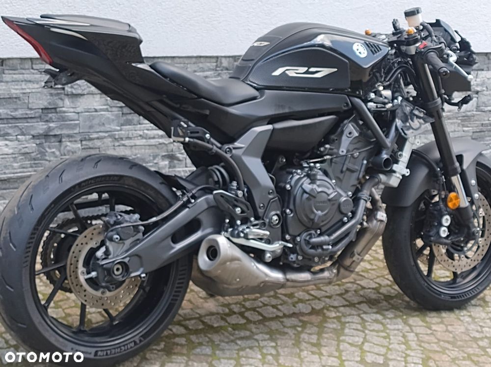 Yamaha R7 - 3