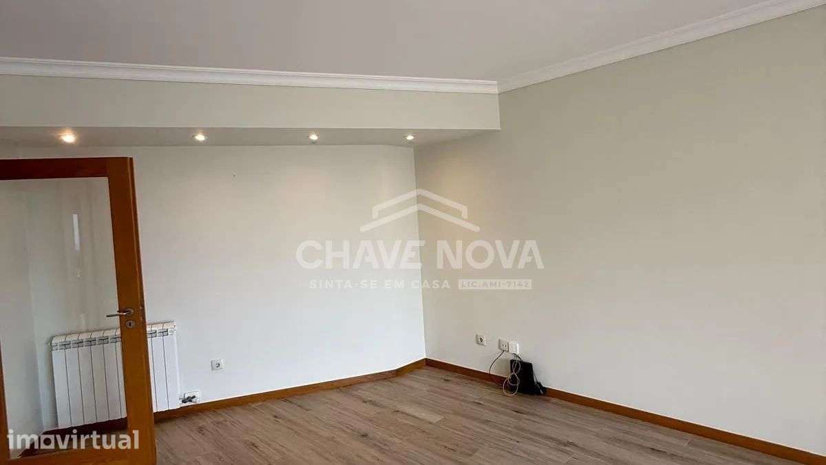 T2+1 c/ Varanda e Lugar de Garagem, junto a Santo Ovídio - Grande imagem: 2/18