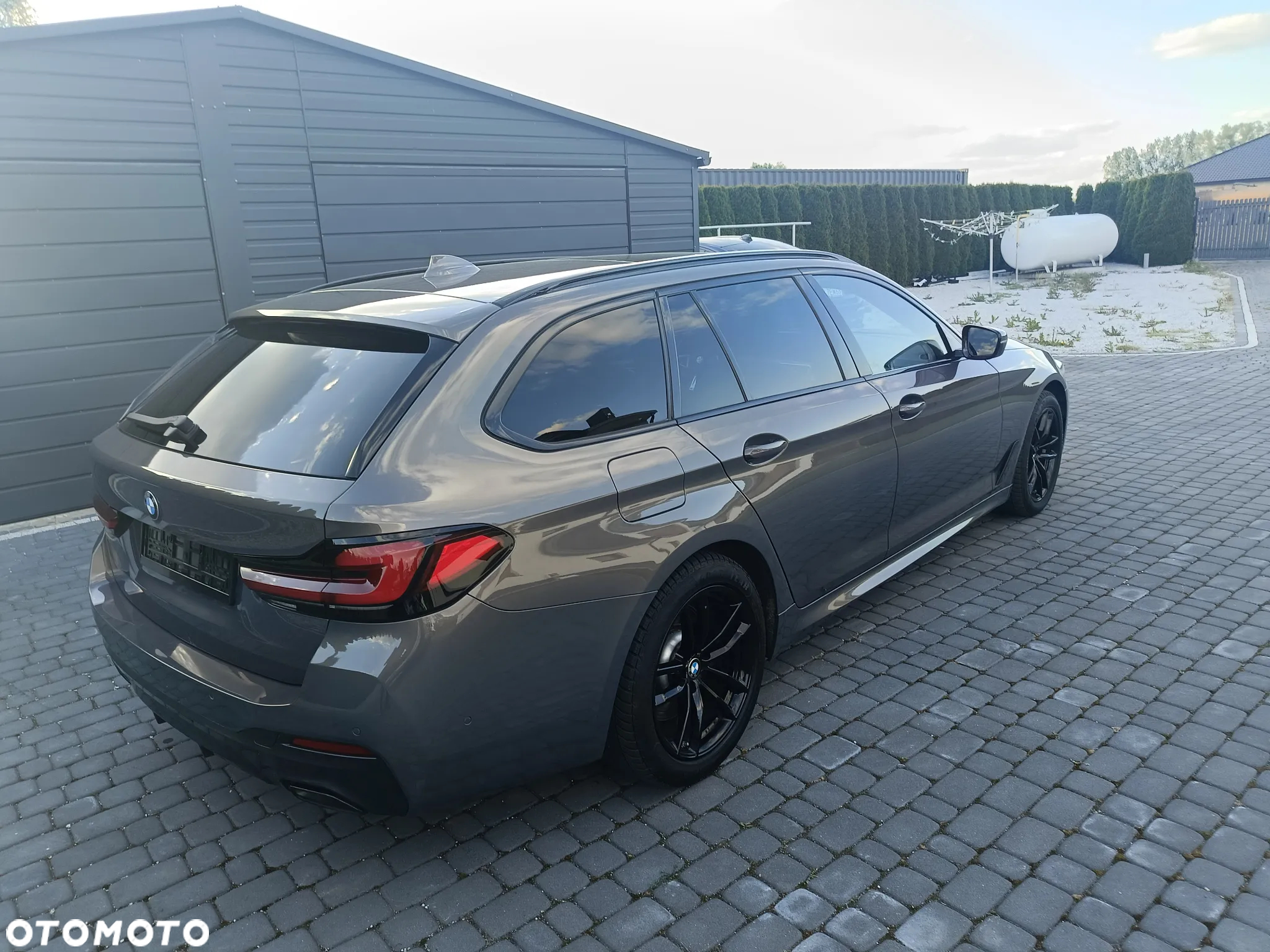 BMW Seria 5 530e xDrive Touring - 10