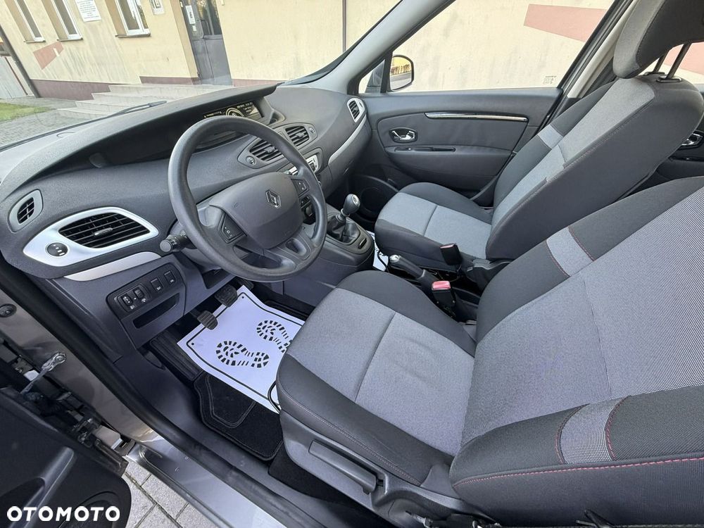 Renault Grand Scenic - 16