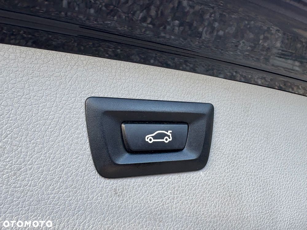 BMW Seria 3 320d Touring - 23