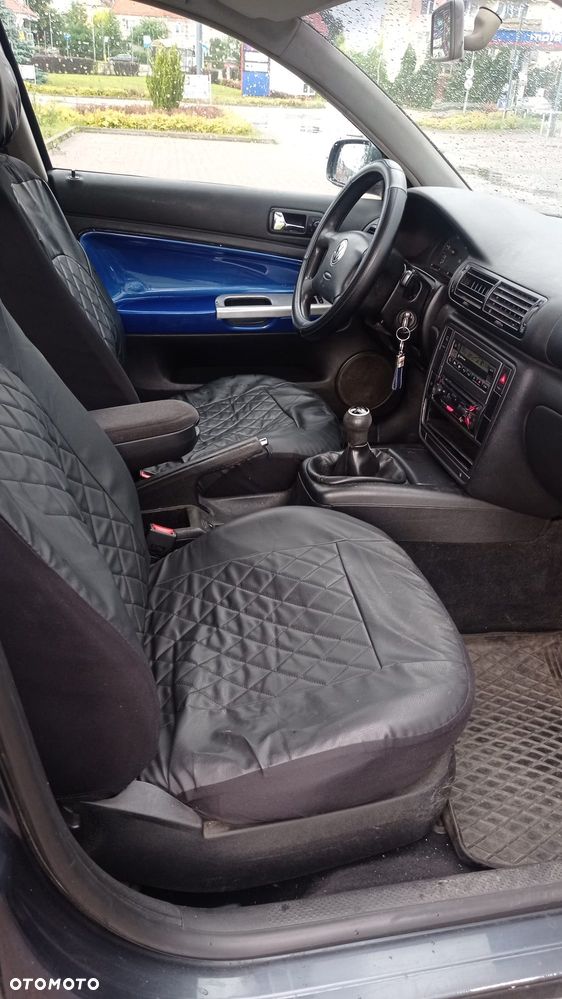 Volkswagen Passat 1.9 TDI Comfortline - 8