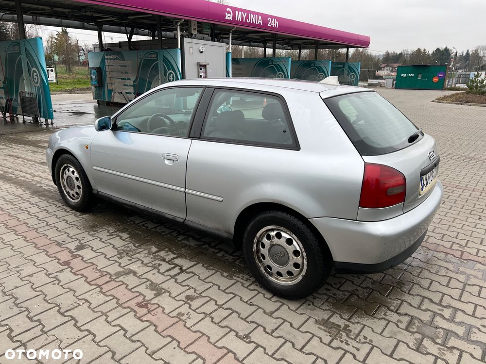 Audi A3 3-drzwiowe 1.6 Attraction - 5