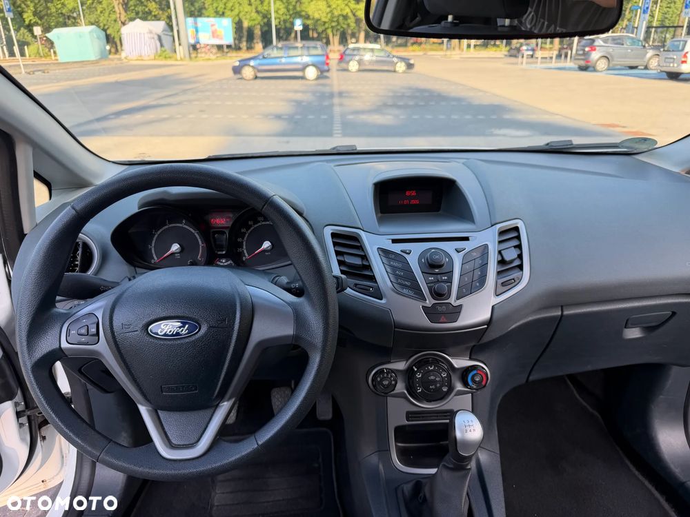 Ford Fiesta 1.25 Ambiente EU5 - 8