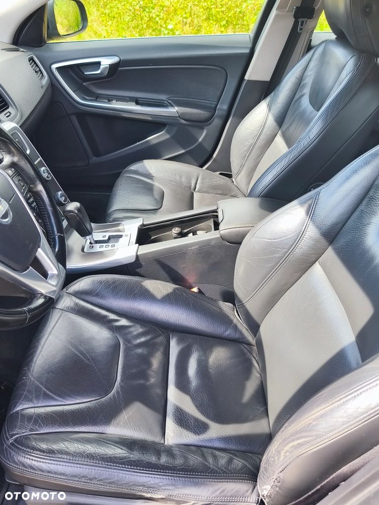 Volvo V60 D3 Geartronic Summum - 11