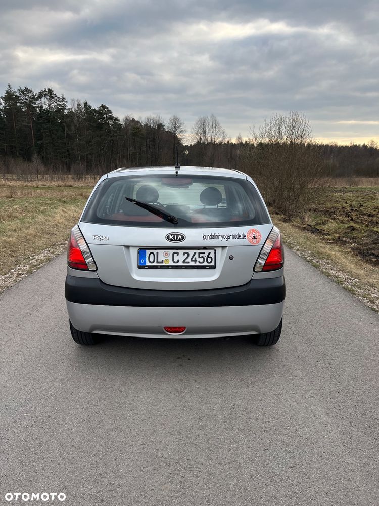 Kia Rio 1.4 City - 6