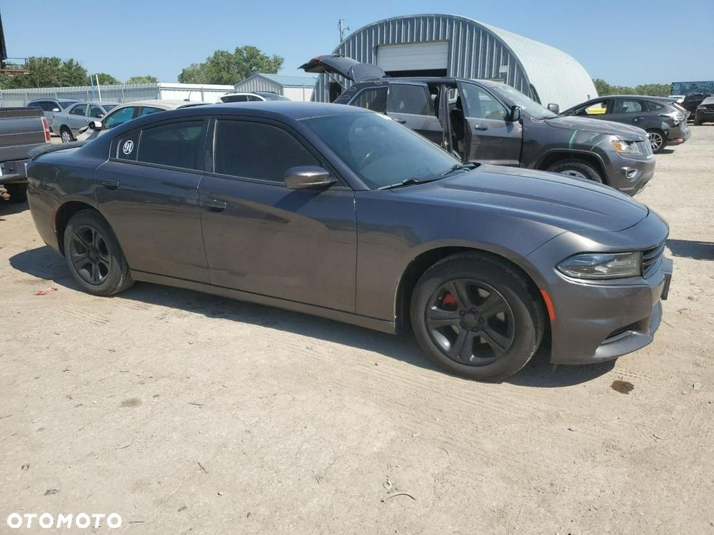 Dodge Charger - 4