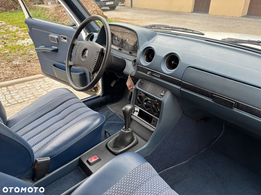 Mercedes-Benz W123 - 11