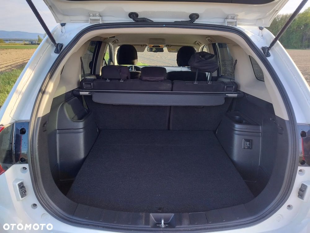 Mitsubishi Outlander 2.0 Invite + 2WD - 12