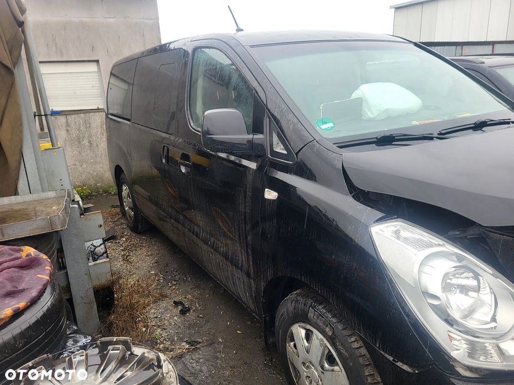 Hyundai H-1 Starex - 33