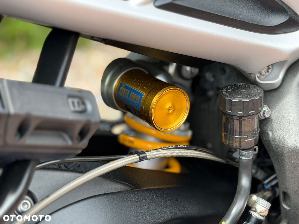 Triumph Street Triple - 23