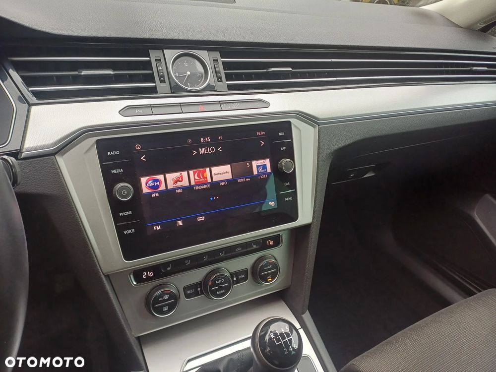 Volkswagen Passat 1.6 TDI (BlueMotion Technology) Comfortline - 15