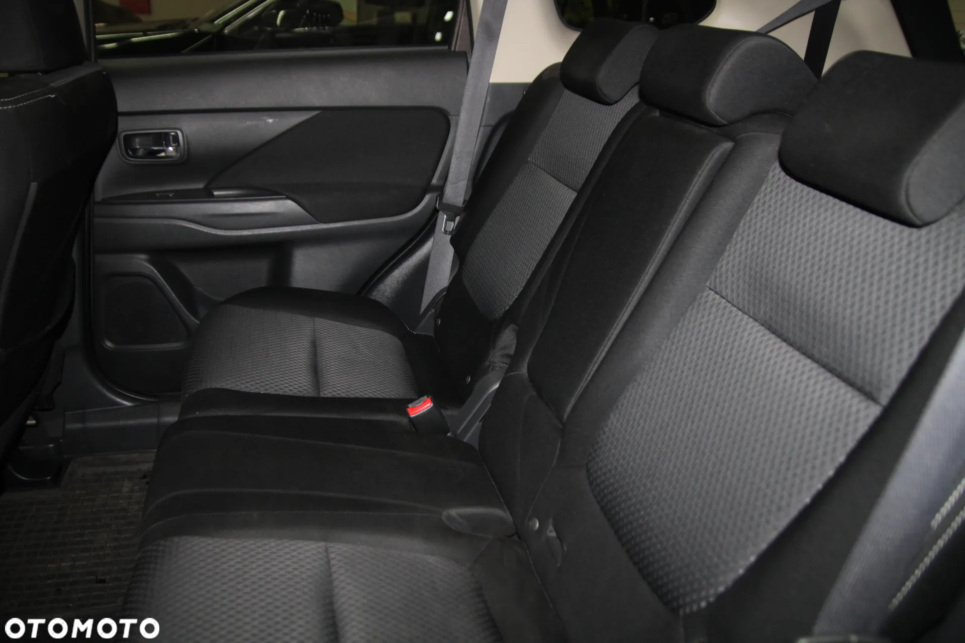 Mitsubishi Outlander 2.0 Intense + Navi 4WD CVT - 15