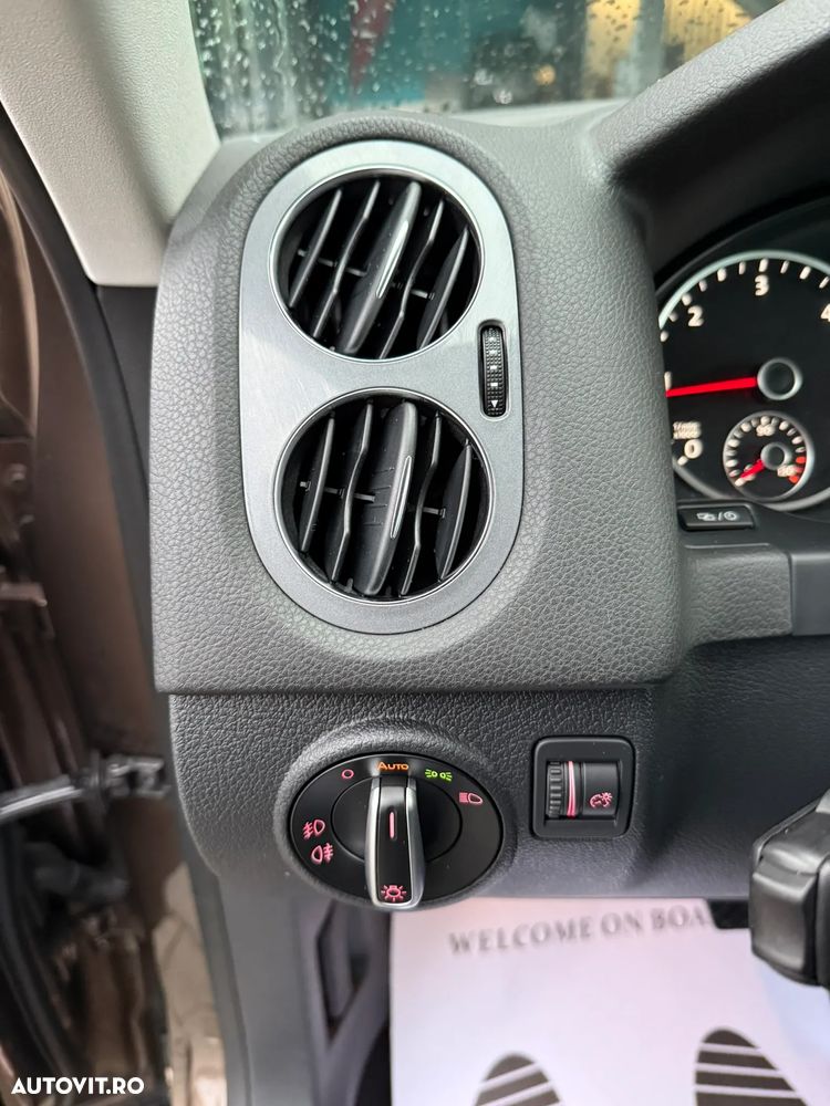 Volkswagen Tiguan 2.0 TDI 4Motion DSG Sport & Style - 25