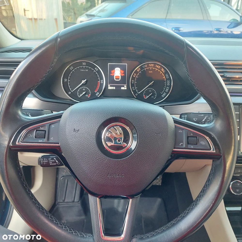 Skoda Superb 2.0 TDI DSG Premium Edition - 7