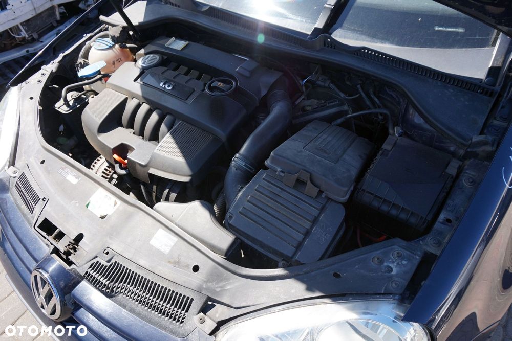 VOLKSWAGEN GOLF V 5D HB 2005 LA5G 1.6 8V BGU 102KM FVH SREBRNY na części - 11