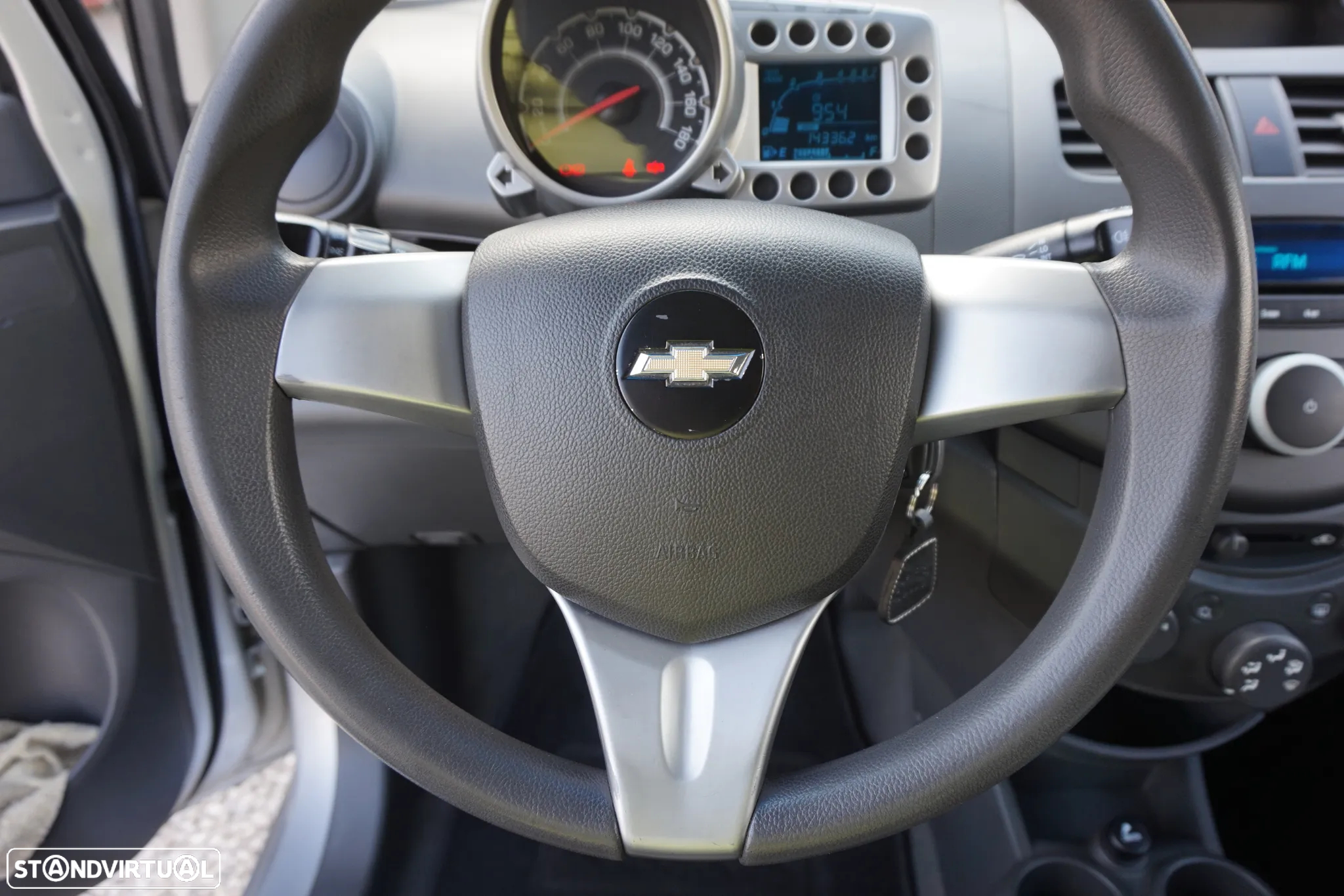 Chevrolet Spark 1.0 LS - 37