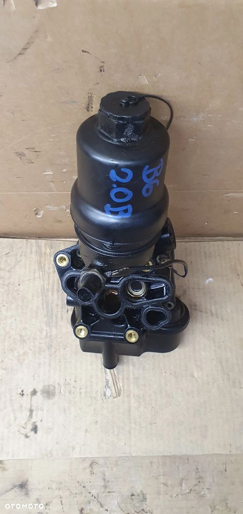 Podstawa filtra oleju VW Passat B6 2.0 FSI 06D115397G - 2