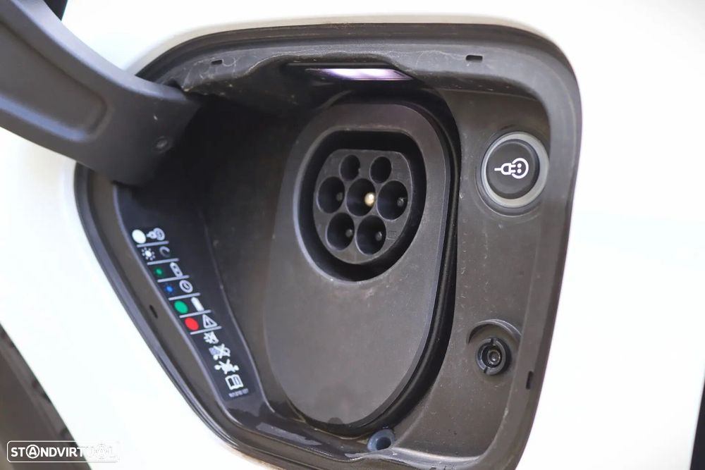 Porsche Taycan 4S - 11