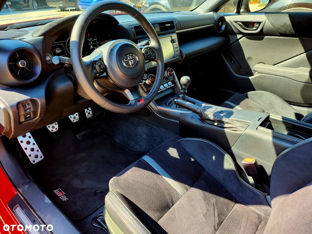 Toyota GR86 2.4 Executive - 8