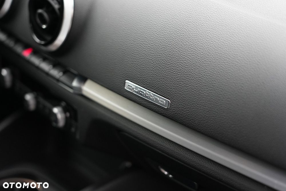 Audi S3 S tronic - 11