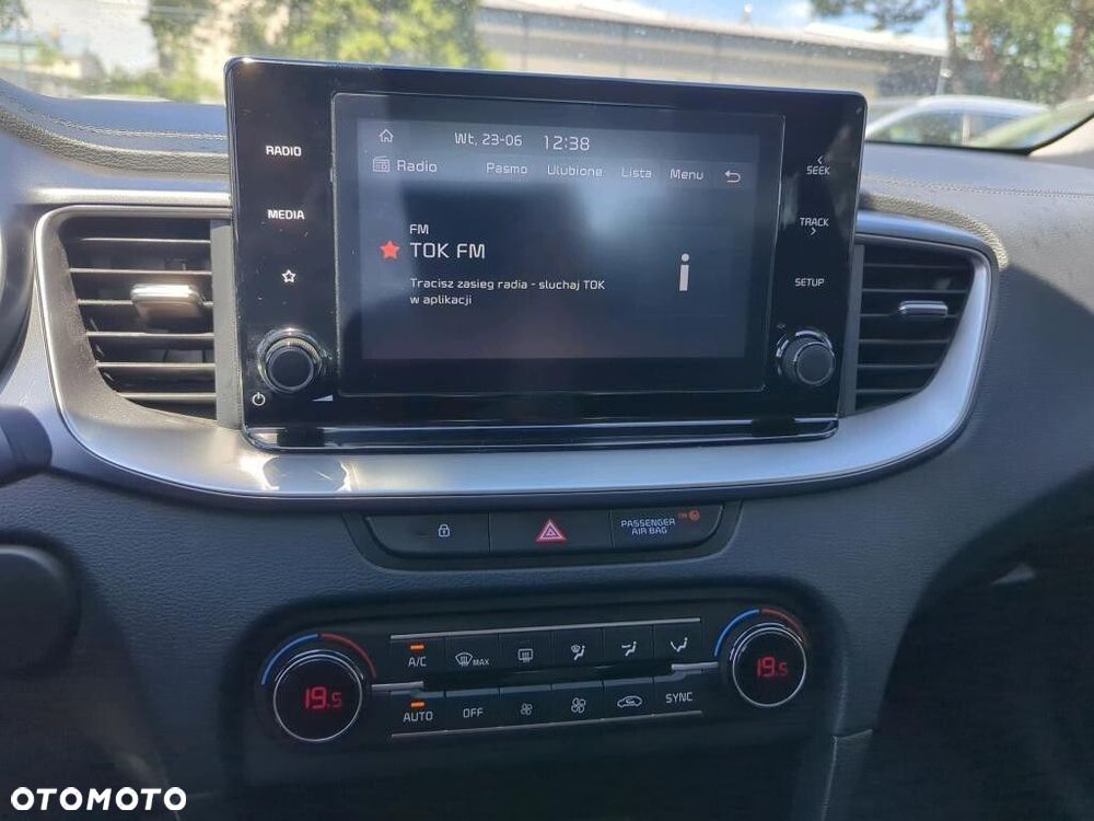 Kia Ceed - 11