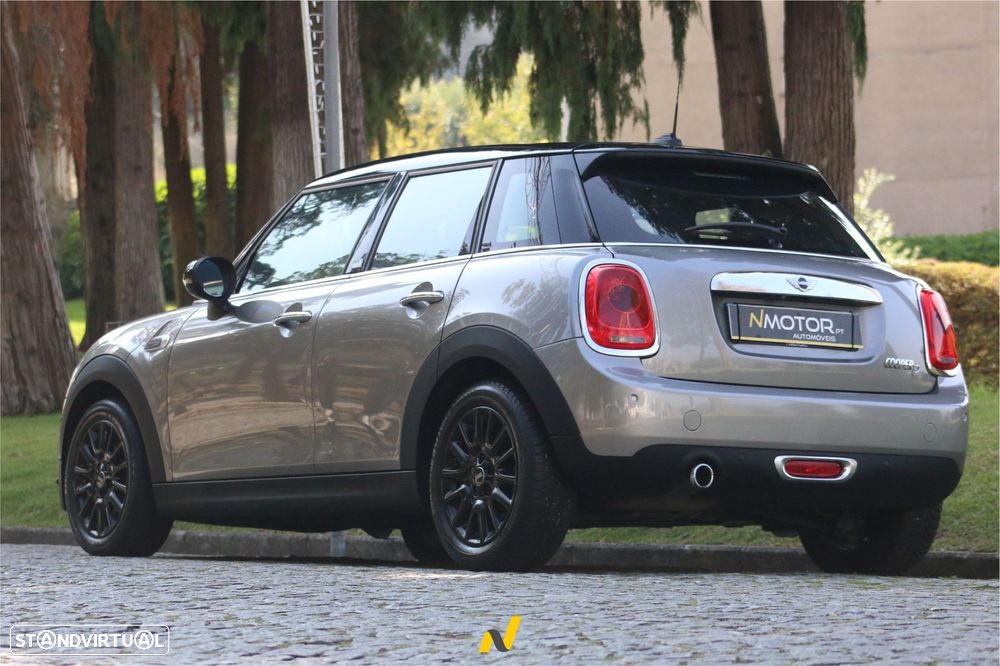 MINI 5 Portas Cooper D Auto - 2