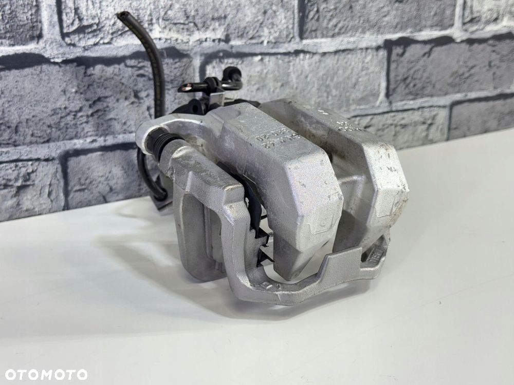 BMW G20 G21 Z4 ZACISK HAMULCOWY PRAWY TYLNY TYŁ 330-20 JAK NOWY - 1
